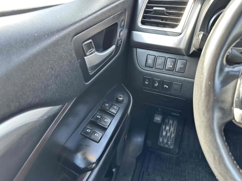 Toyota Highlander Hybrid Limited PANO* 360CAM* ПОДГРЕВ* ОДБУХВАНЕ* , снимка 11 - Автомобили и джипове - 52303597