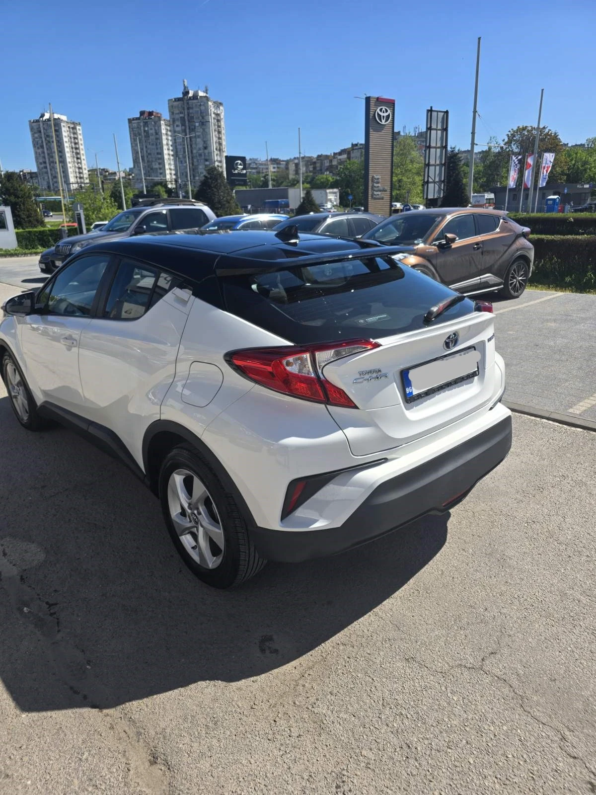 Toyota C-HR 1.8 хибрид фейслифт - изображение 6