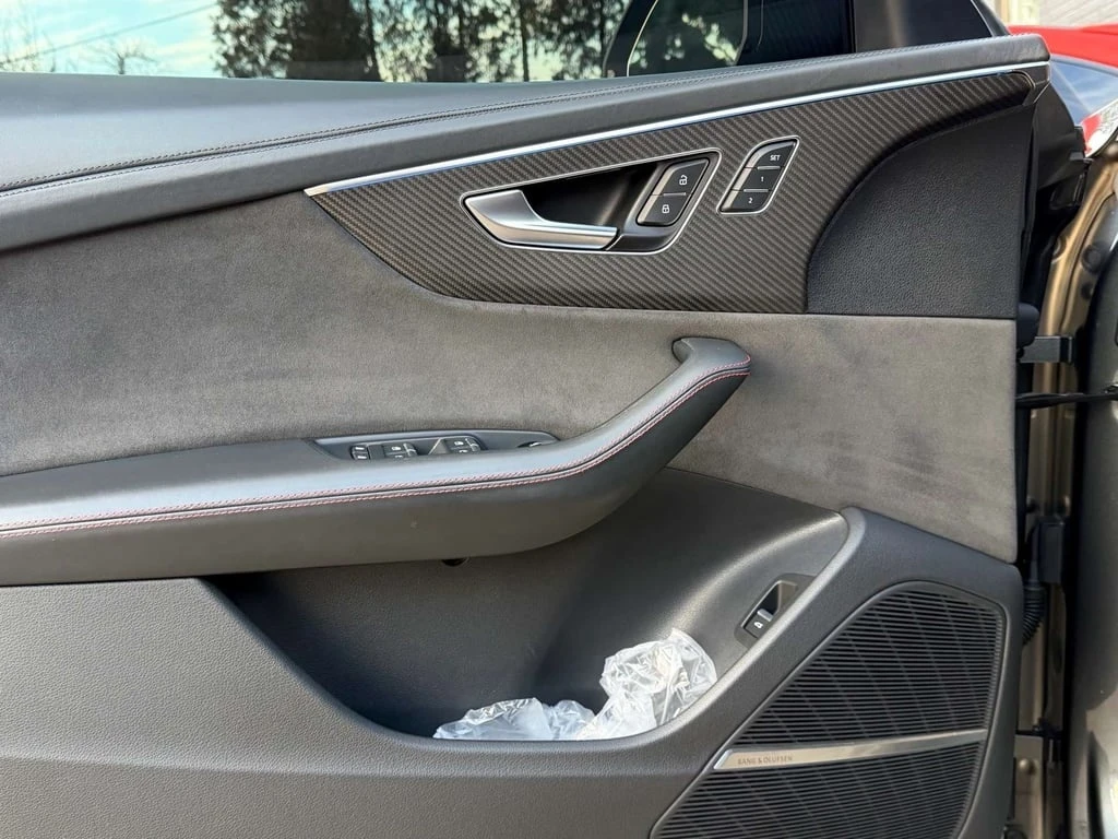 Audi RSQ8 * CARFAX * БЕЗ ПЪРВОНАЧАЛНА ВНОСКА - изображение 10