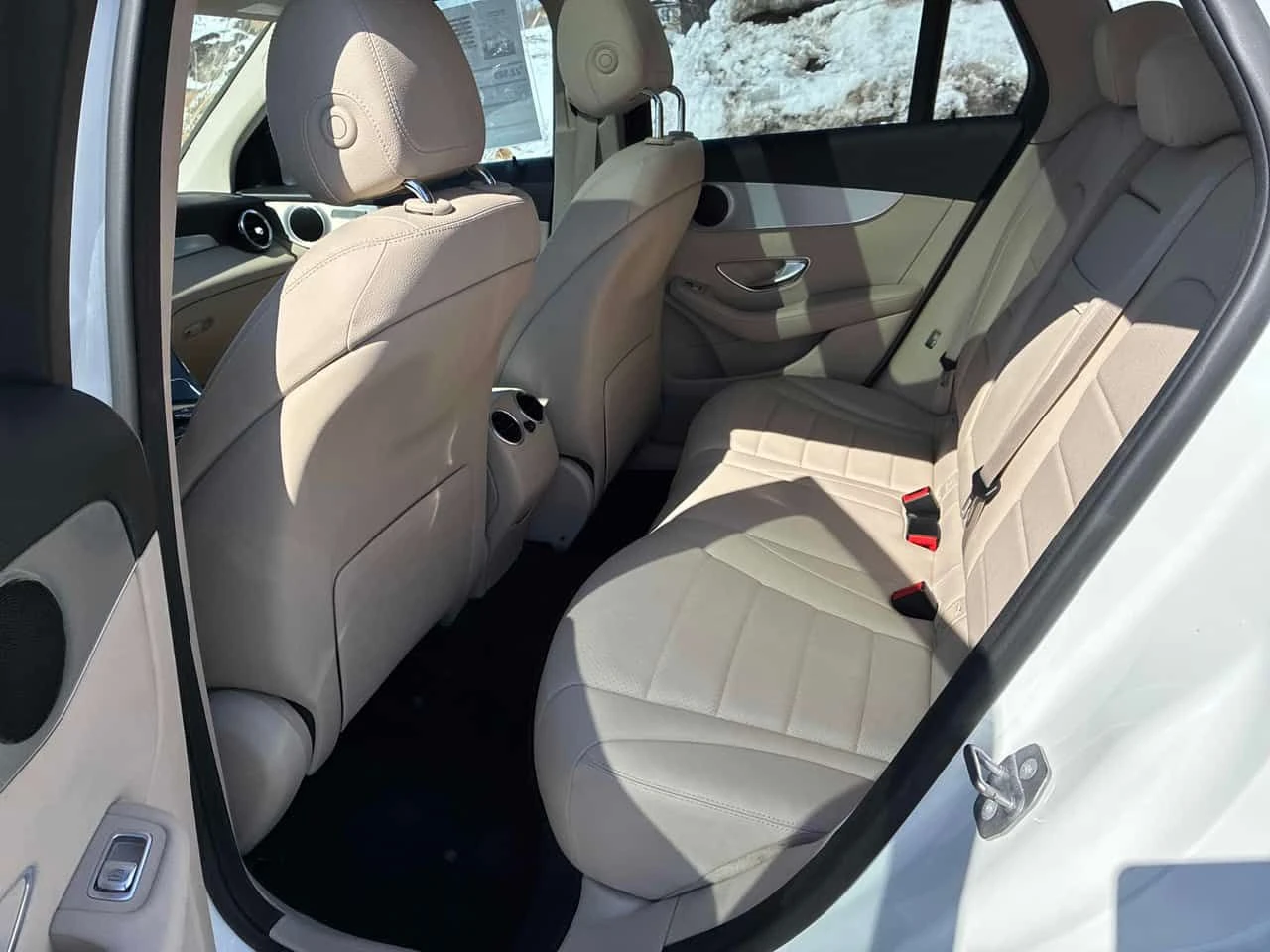 Mercedes-Benz GLC 300 * CARFAX * КАМЕРА * ПОДГРЕВИ * ПАМЕТ, снимка 12 - Автомобили и джипове - 53965888