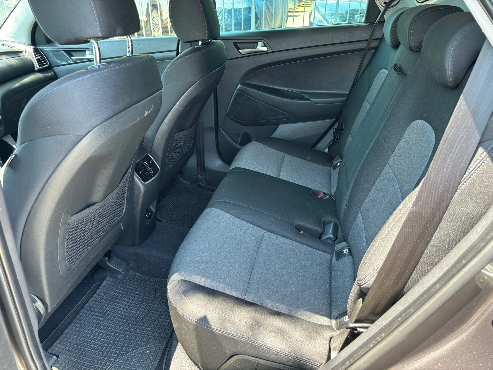 Hyundai Tucson 1.6 GDI, снимка 10 - Автомобили и джипове - 55069480
