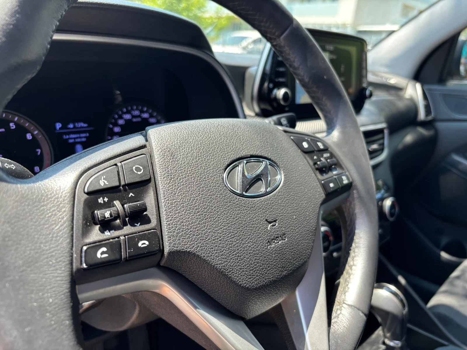 Hyundai Tucson 1.6 GDI, снимка 13 - Автомобили и джипове - 55069480
