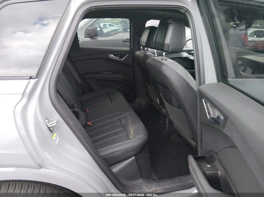 Audi Q4 E-Tron Premium 55 Quattro, снимка 8 - Автомобили и джипове - 55246241