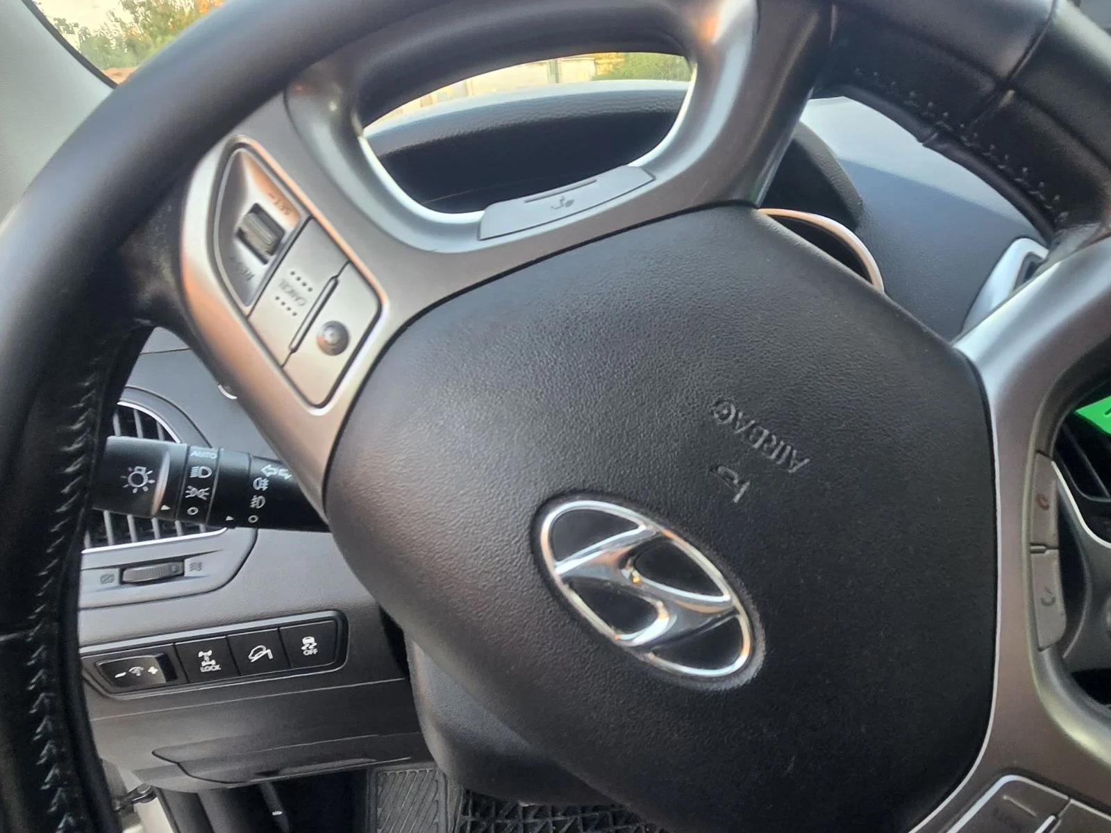 Hyundai IX35, снимка 15 - Автомобили и джипове - 56163004