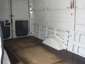 Iveco Daily 35S13-12 КУБ. М. ОБЕМ НА ТОВАРНОТО ПОМЕЩЕНИЕ, снимка 14