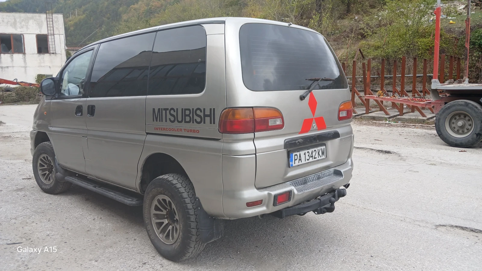 Mitsubishi Delica L400 - изображение 5