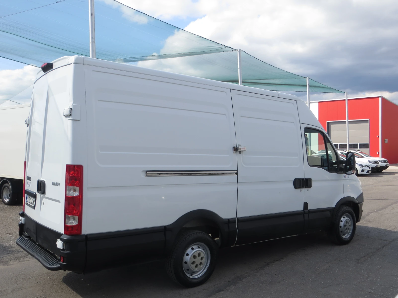 Iveco Daily 35S13-12 КУБ. М. ОБЕМ НА ТОВАРНОТО ПОМЕЩЕНИЕ, снимка 5 - Бусове и автобуси - 55394150