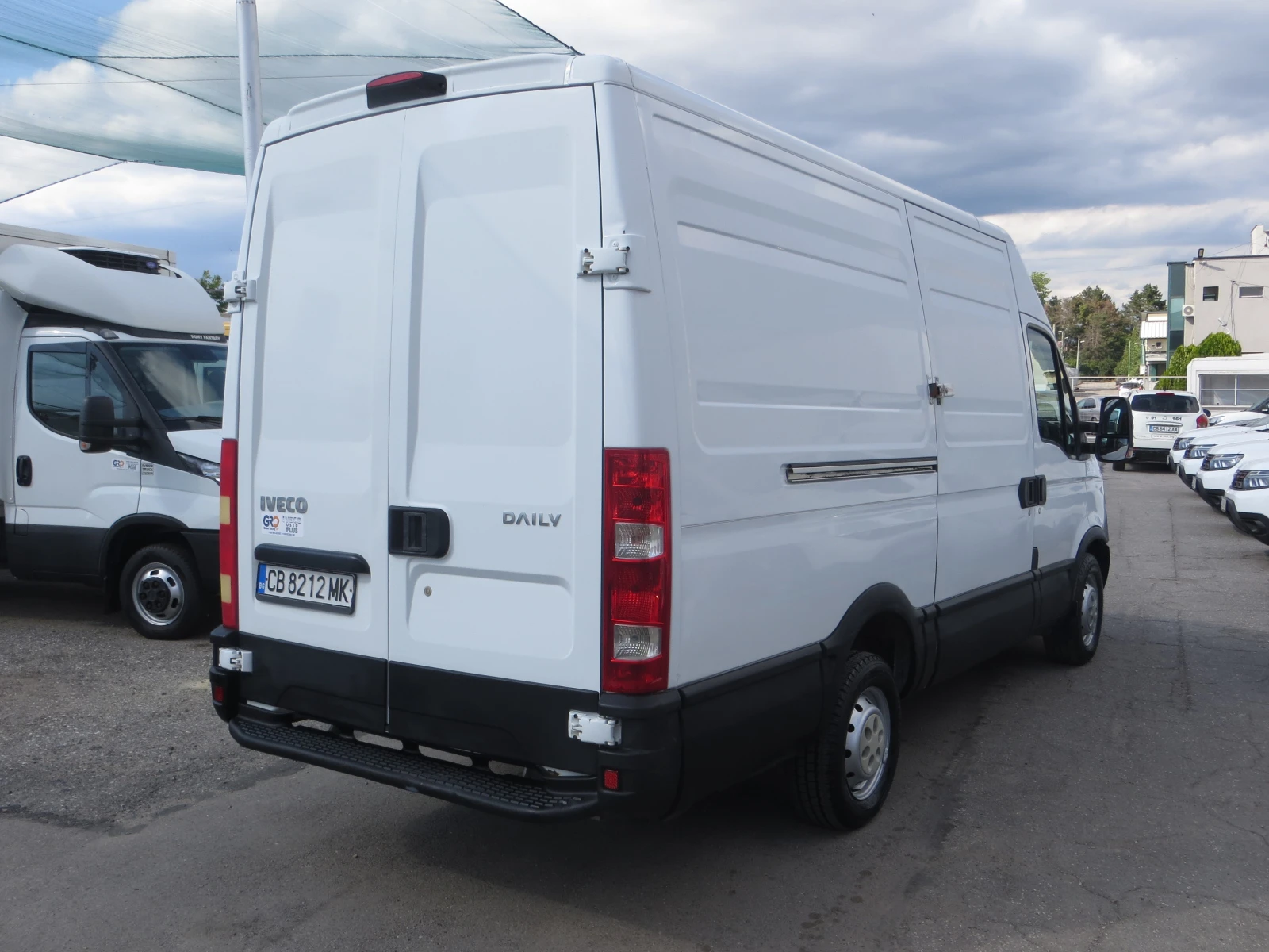 Iveco Daily 35S13-12 КУБ. М. ОБЕМ НА ТОВАРНОТО ПОМЕЩЕНИЕ, снимка 4 - Бусове и автобуси - 55394150
