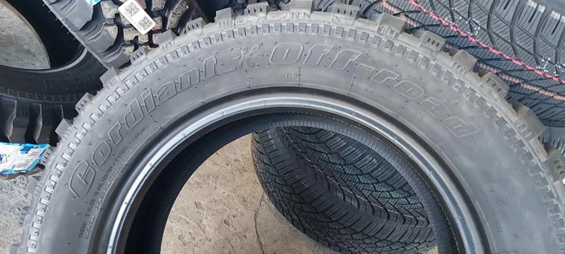 Гуми Зимни 205/70R16, снимка 6 - Гуми и джанти - 35502250