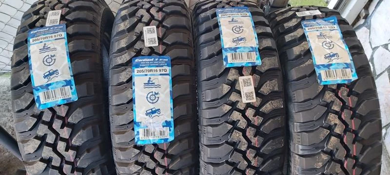 Гуми Зимни 205/70R16, снимка 2 - Гуми и джанти - 35502250