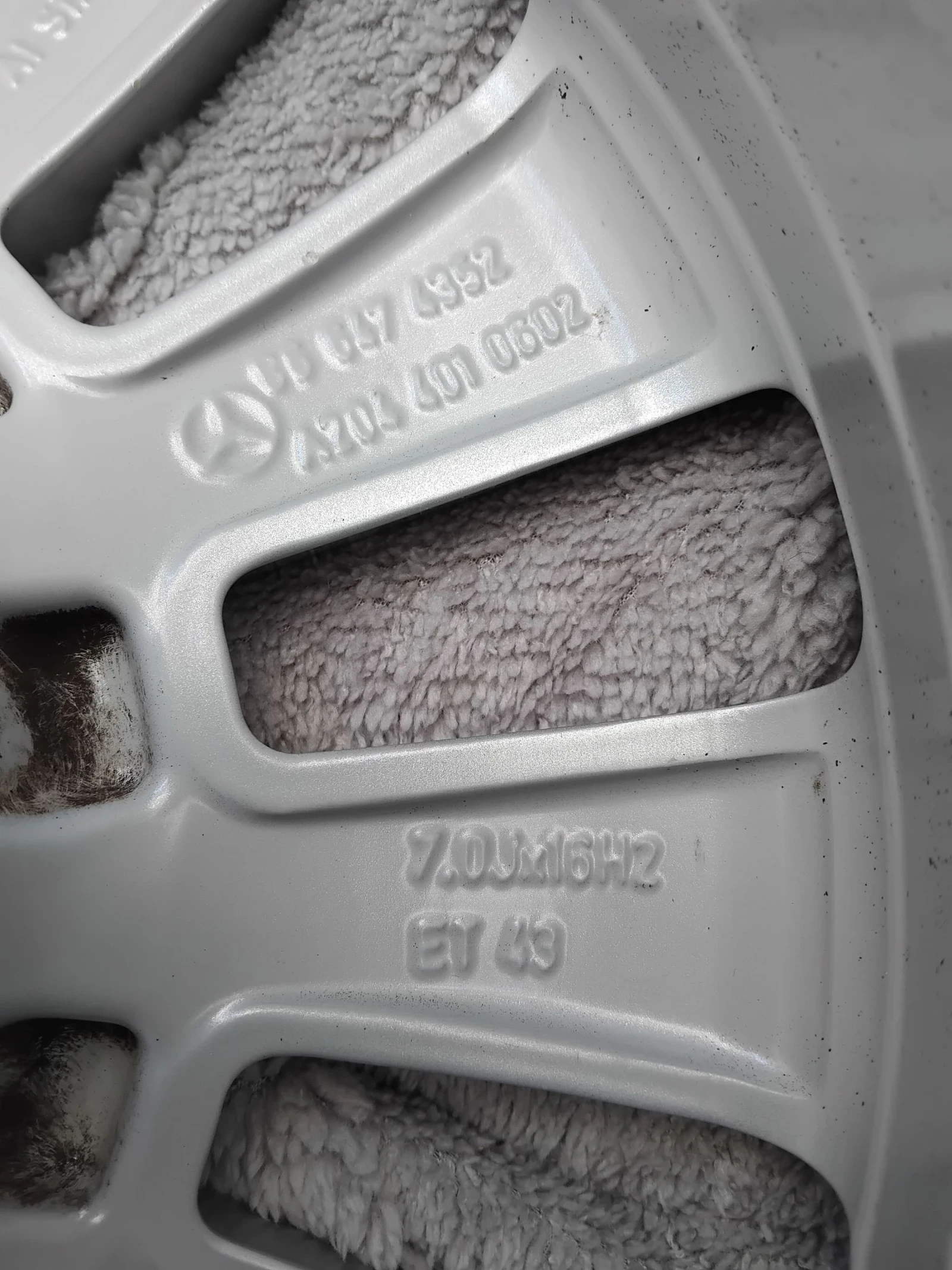 Джанти за Mercedes-Benz C 220, снимка 7 - Гуми и джанти - 54597198