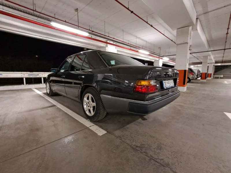 Mercedes-Benz 124 100% Обслужен Колата е ТОП | Цена до 15.12, снимка 7 - Автомобили и джипове - 52509837