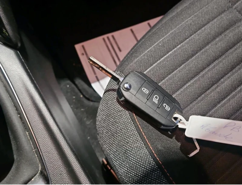 Peugeot 2008, снимка 12 - Автомобили и джипове - 52351991