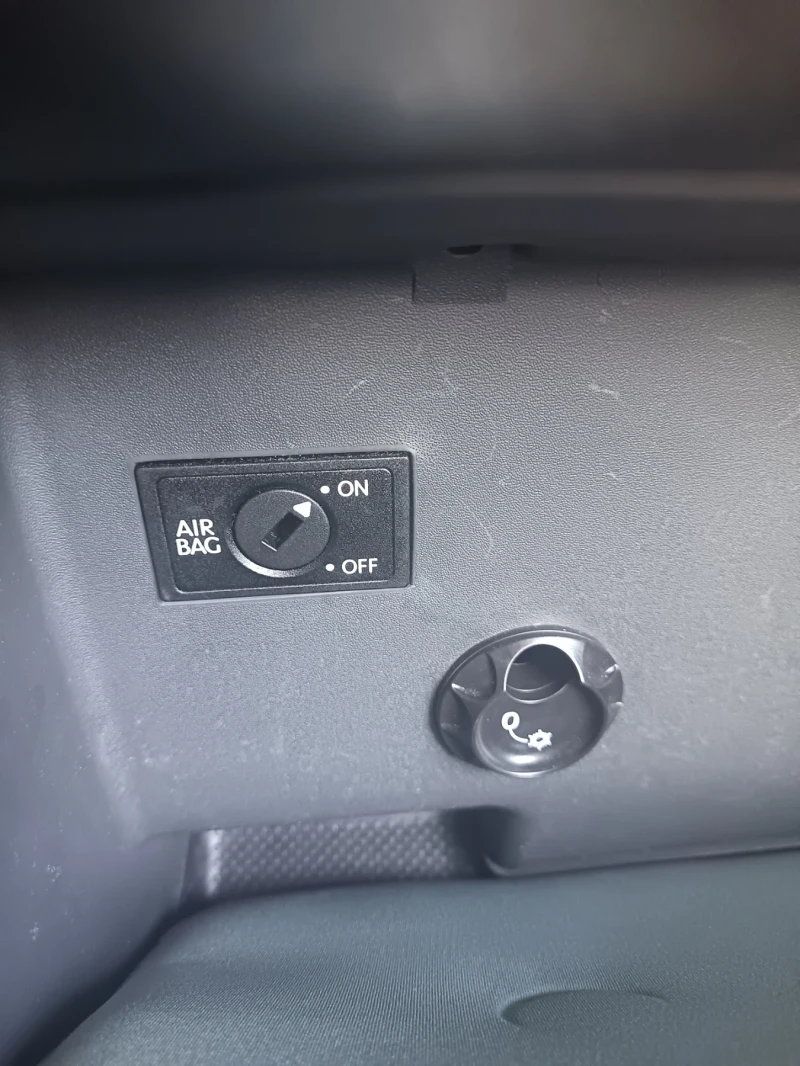 VW Touran CROSS , снимка 17 - Автомобили и джипове - 52454617