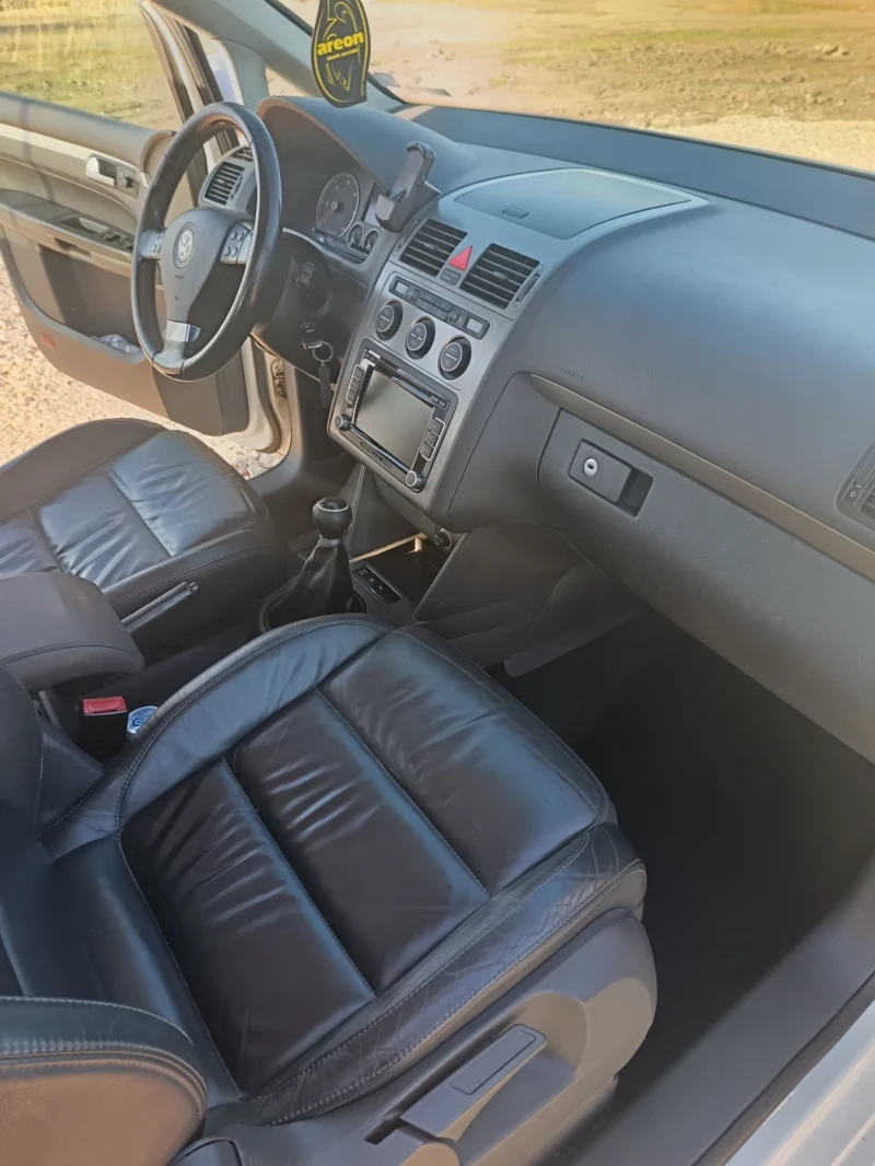 VW Touran CROSS , снимка 10 - Автомобили и джипове - 52454617