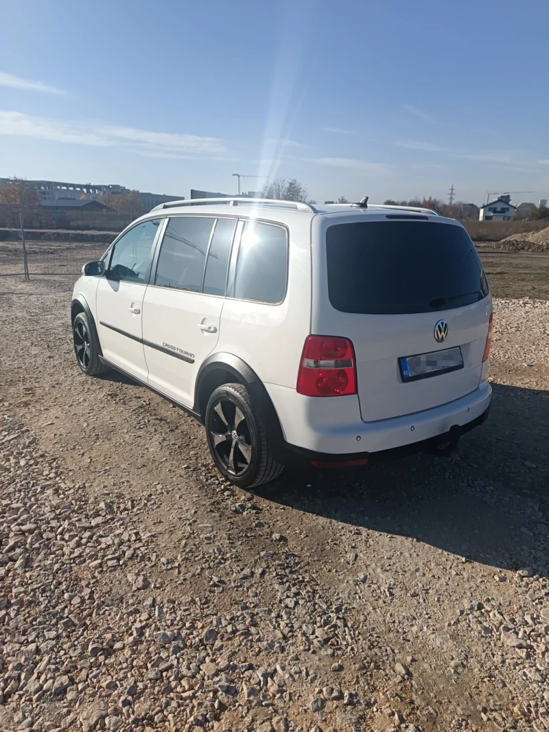VW Touran CROSS , снимка 5 - Автомобили и джипове - 52454617