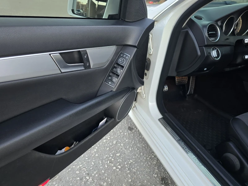 Mercedes-Benz C 220 C220CDI 170к.с., снимка 12 - Автомобили и джипове - 52808676