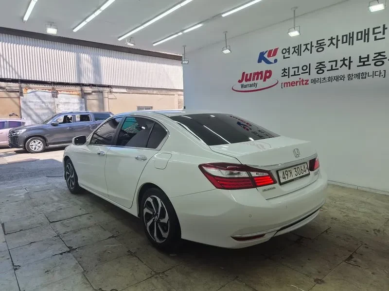 Honda Accord 2.4 9Th Generation, снимка 5 - Автомобили и джипове - 55841548
