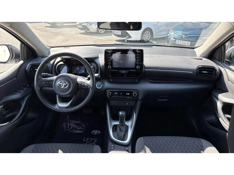 Toyota Yaris 1.5HSD TREND, снимка 8 - Автомобили и джипове - 55951676