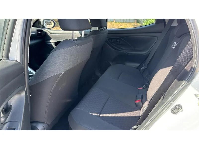 Toyota Yaris 1.5HSD TREND, снимка 11 - Автомобили и джипове - 55951676