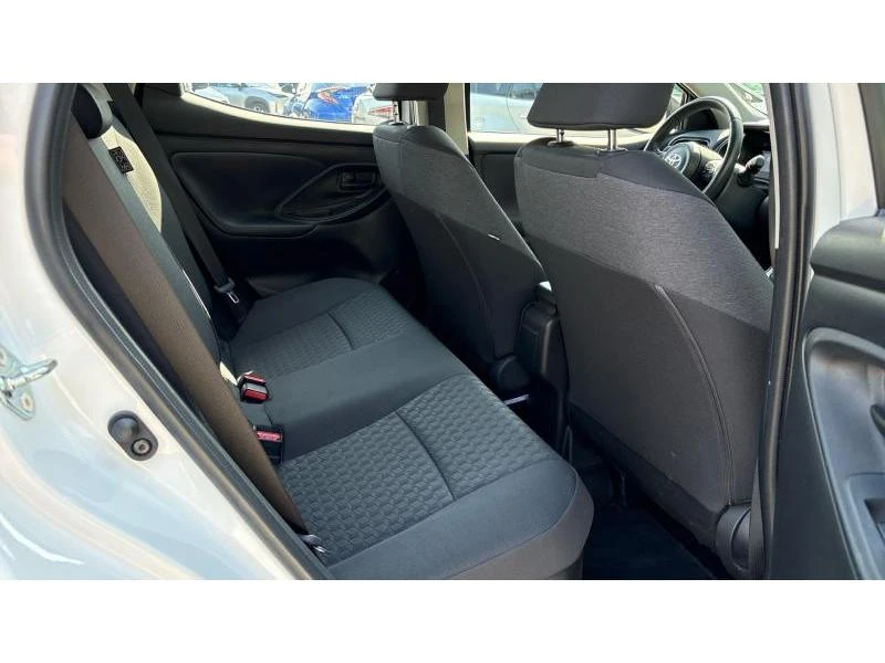 Toyota Yaris 1.5HSD TREND, снимка 7 - Автомобили и джипове - 55951676