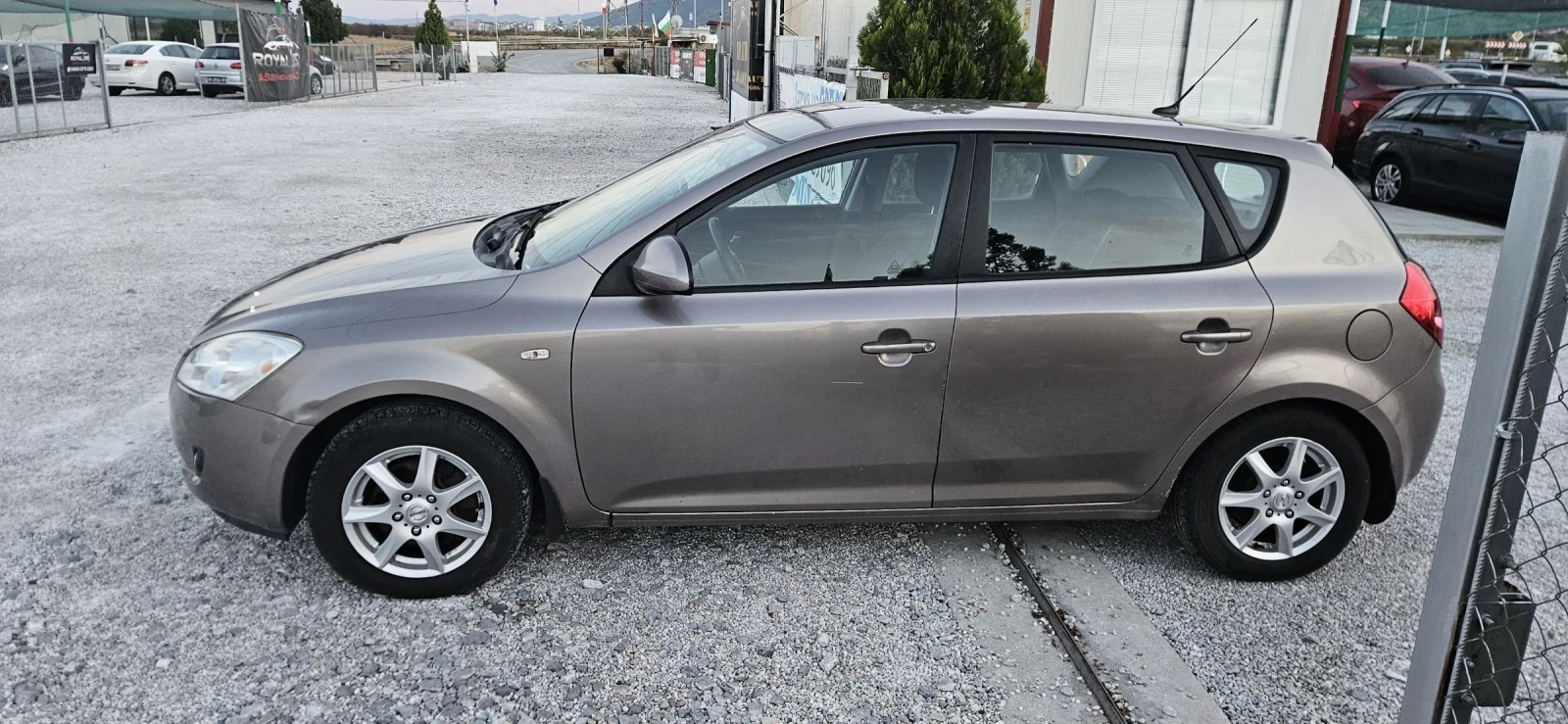 Kia Ceed 1.6D.ТОПсъстояние - изображение 8