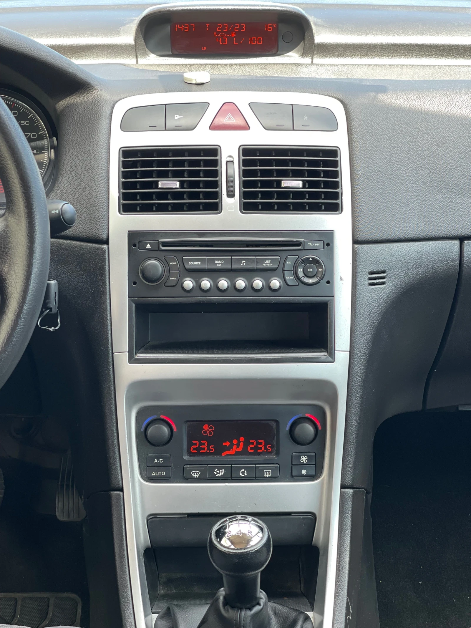 Peugeot 307 1.6 HDi 90кс - изображение 6