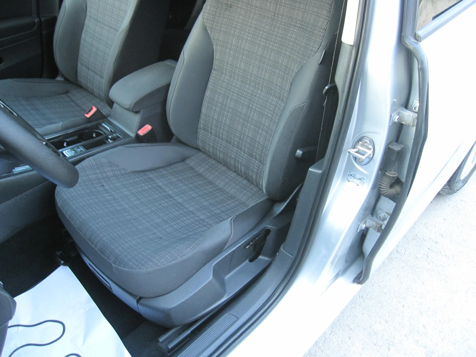 VW Golf 7 , 1, 6-TDI R-Line - изображение 9