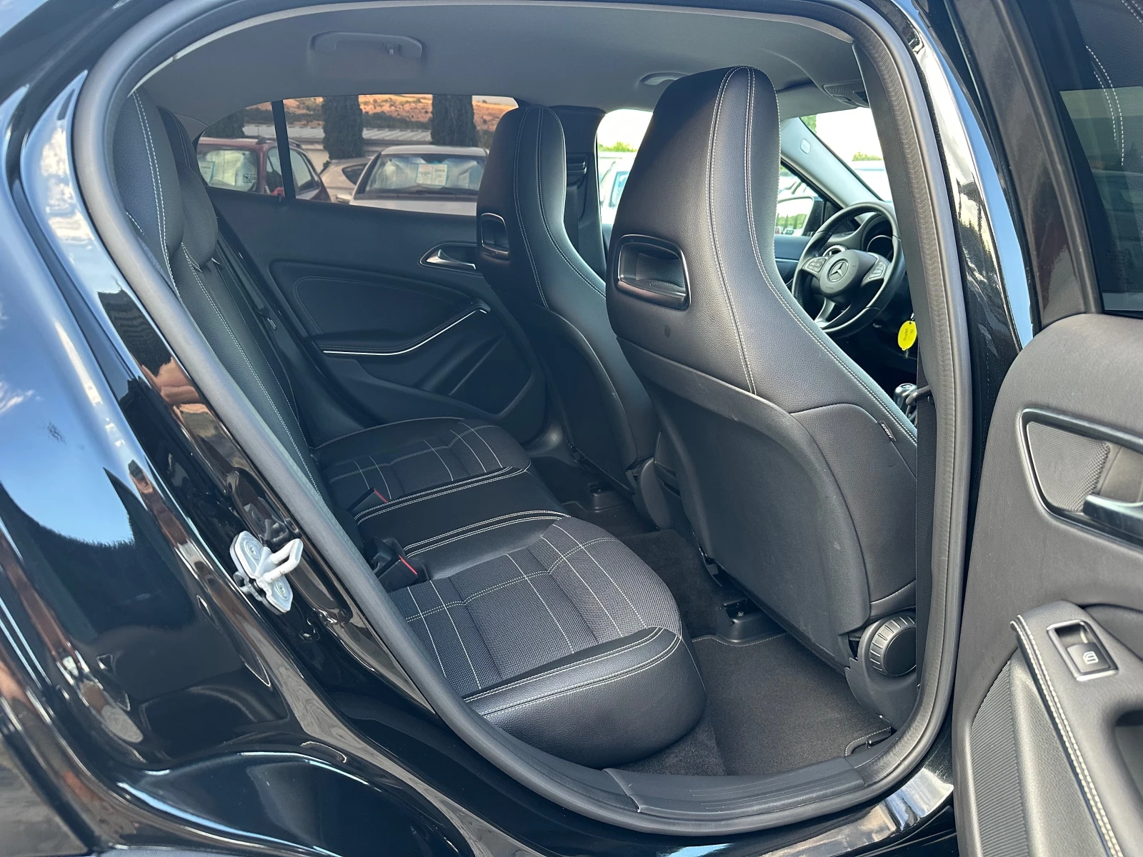 Mercedes-Benz CLA 180  - изображение 6
