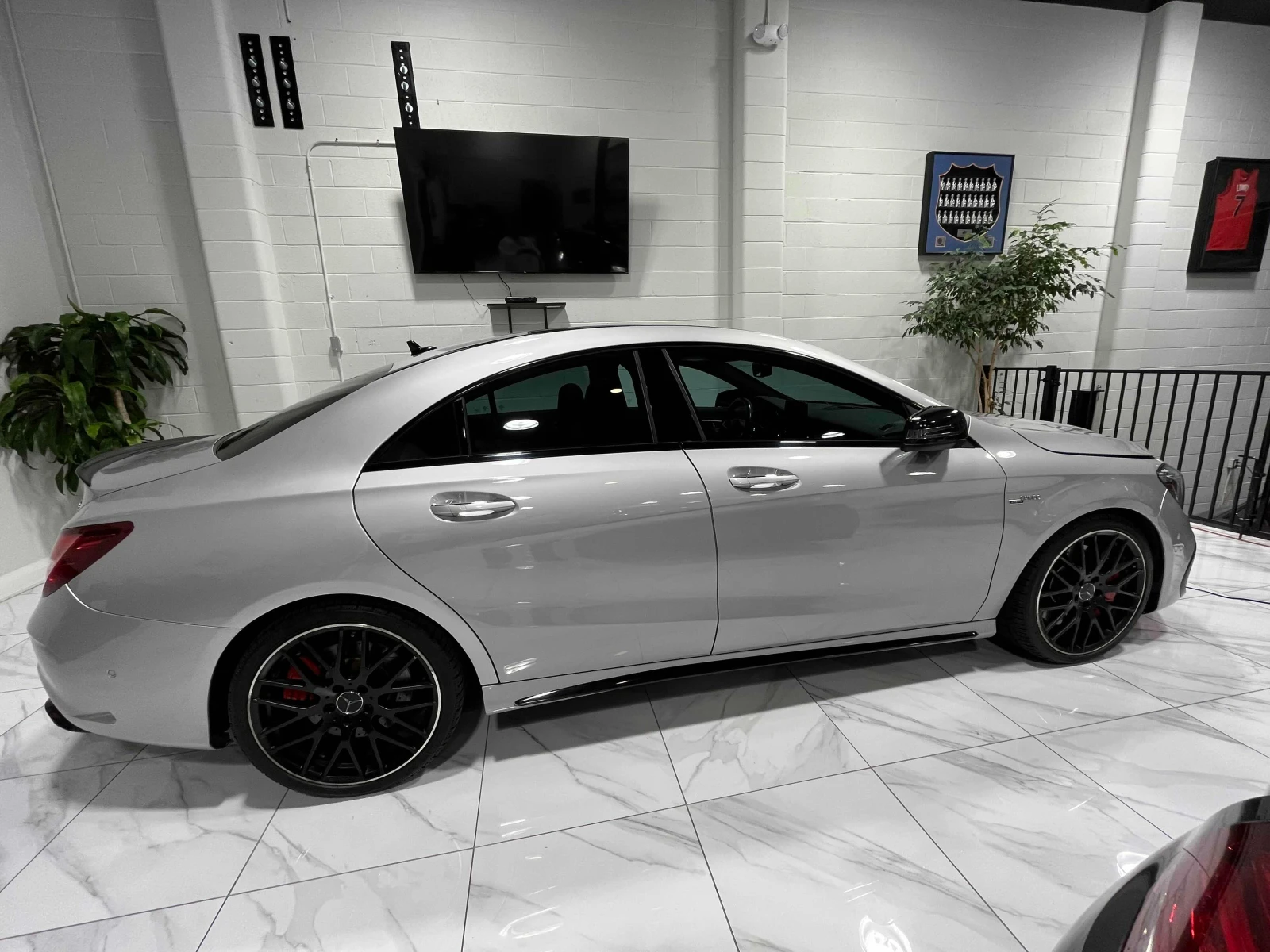 Mercedes-Benz CLA 45 AMG * CARFAX * БЕЗ ПЪРВОНАЧАЛНА ВНОСКА - изображение 2