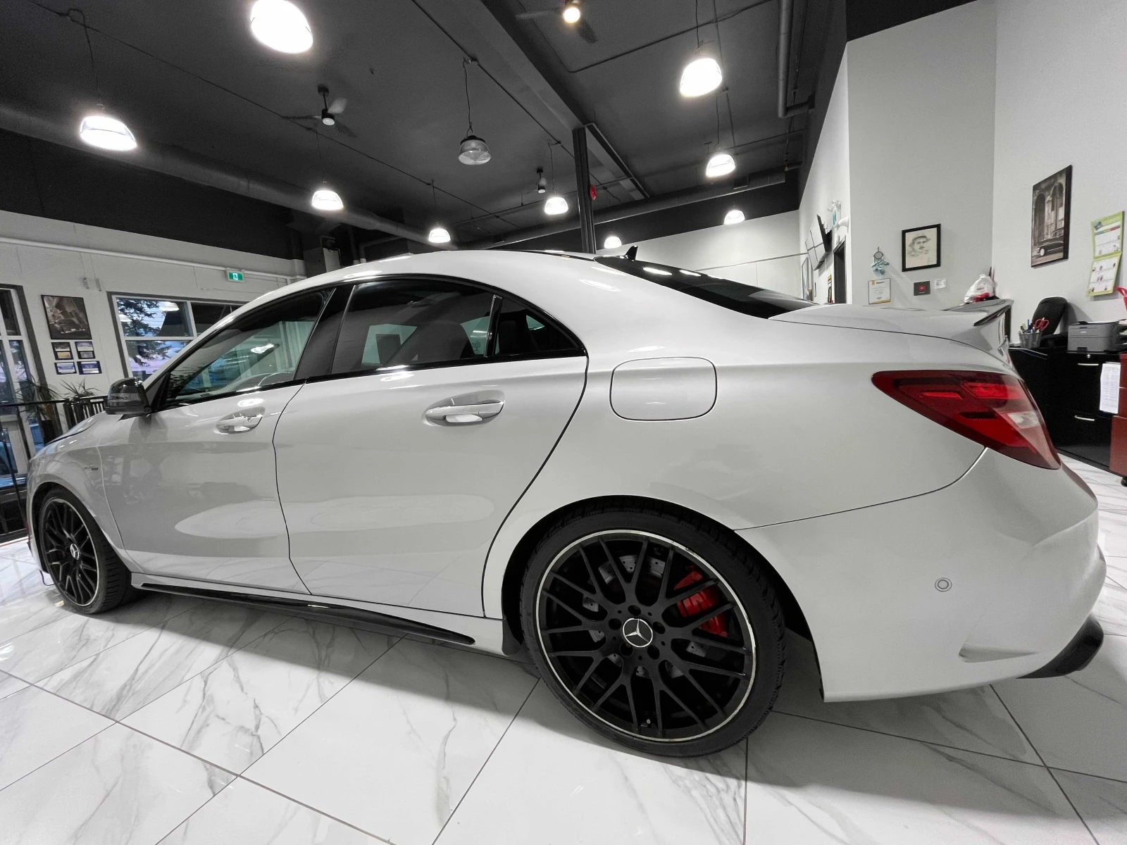 Mercedes-Benz CLA 45 AMG * CARFAX * БЕЗ ПЪРВОНАЧАЛНА ВНОСКА - изображение 3