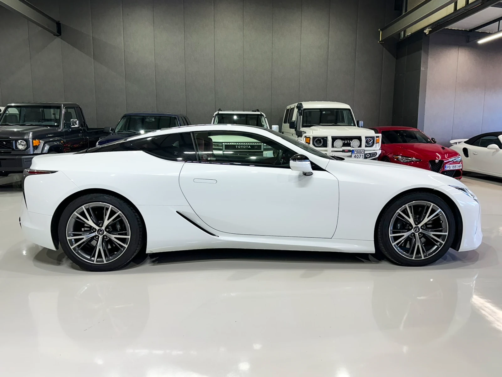 Lexus LC 500 V8 - изображение 8