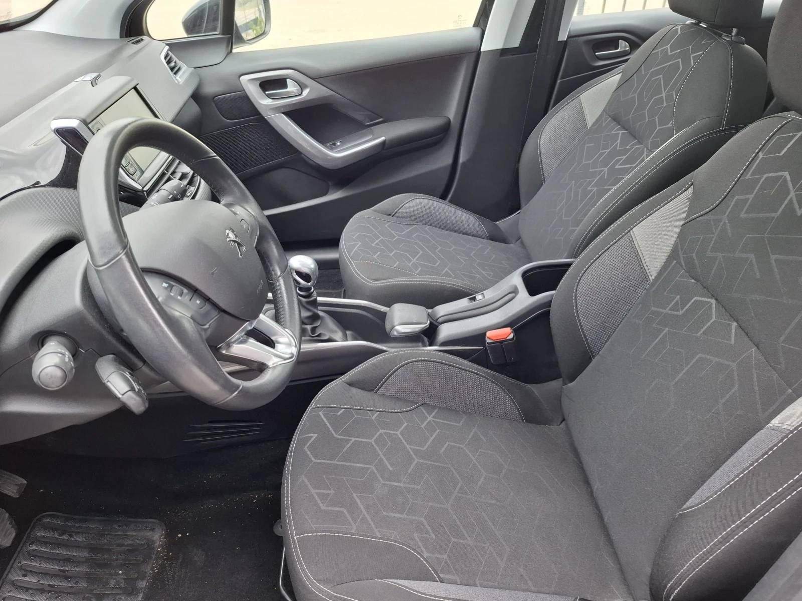 Peugeot 2008 1.2i* * facelift* * 110k.c* * euro6 | Mobile.bg � ����������� 12
