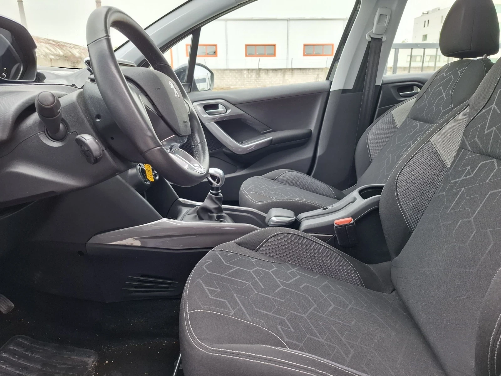 Peugeot 2008 1.2i* * facelift* * 110k.c* * euro6 | Mobile.bg � ����������� 14