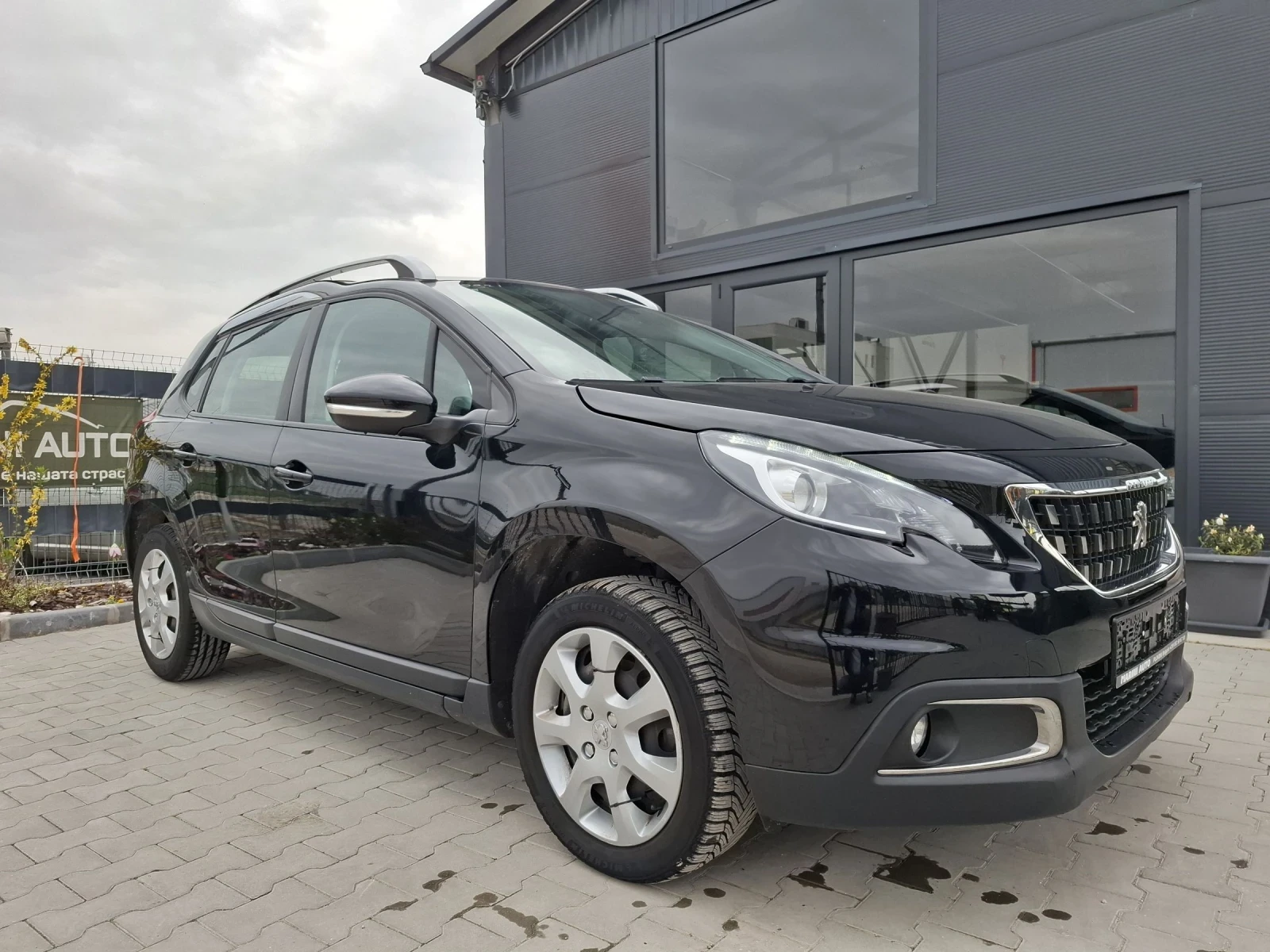 Peugeot 2008 1.2i* * facelift* * 110k.c* * euro6 | Mobile.bg � ����������� 7