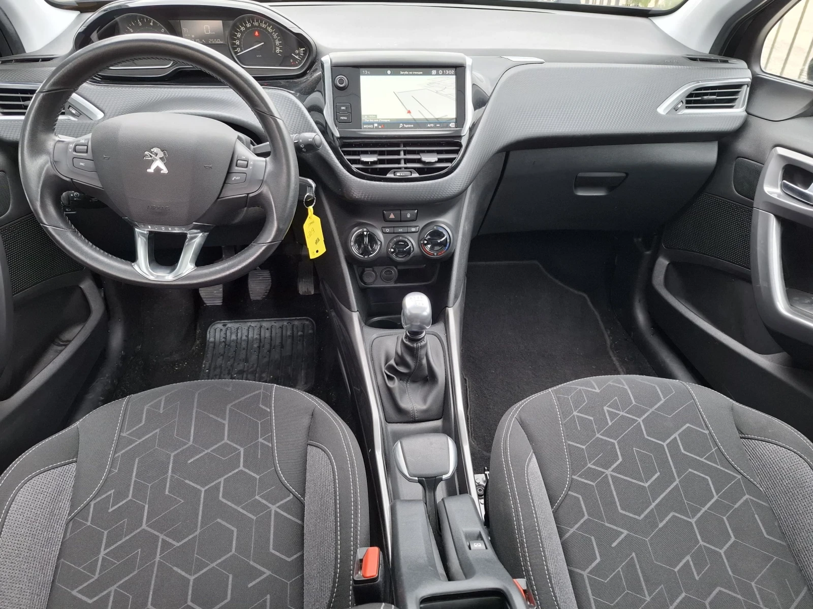Peugeot 2008 1.2i* * facelift* * 110k.c* * euro6 | Mobile.bg � ����������� 17