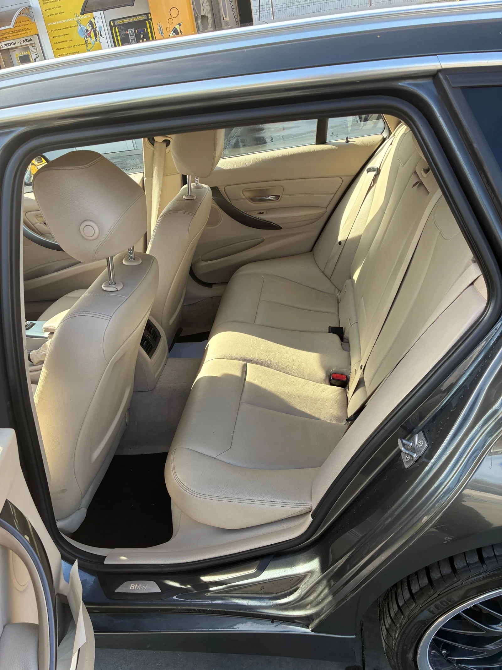 BMW 330, снимка 10 - Автомобили и джипове - 54766655