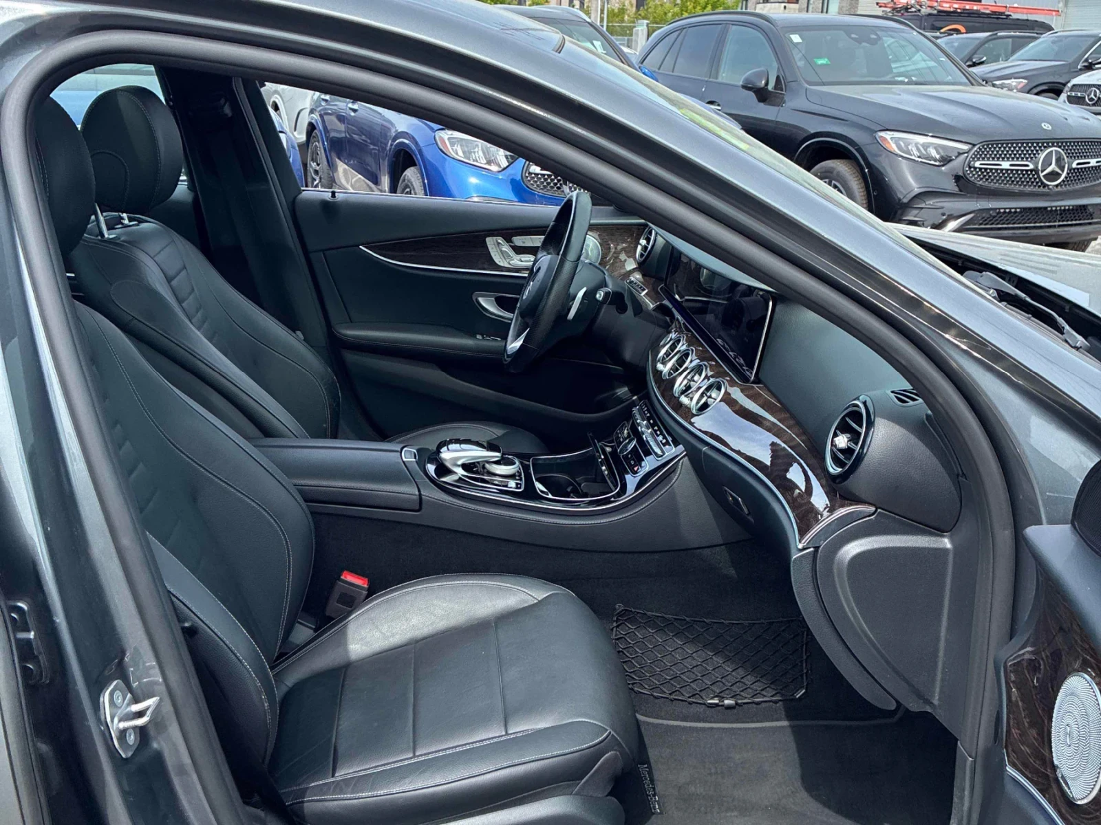 Mercedes-Benz E 400 4MATIC * ПОДГРЕВ * ПАНОРАМА * BURMESTER * CARFAX, снимка 10 - Автомобили и джипове - 54901709