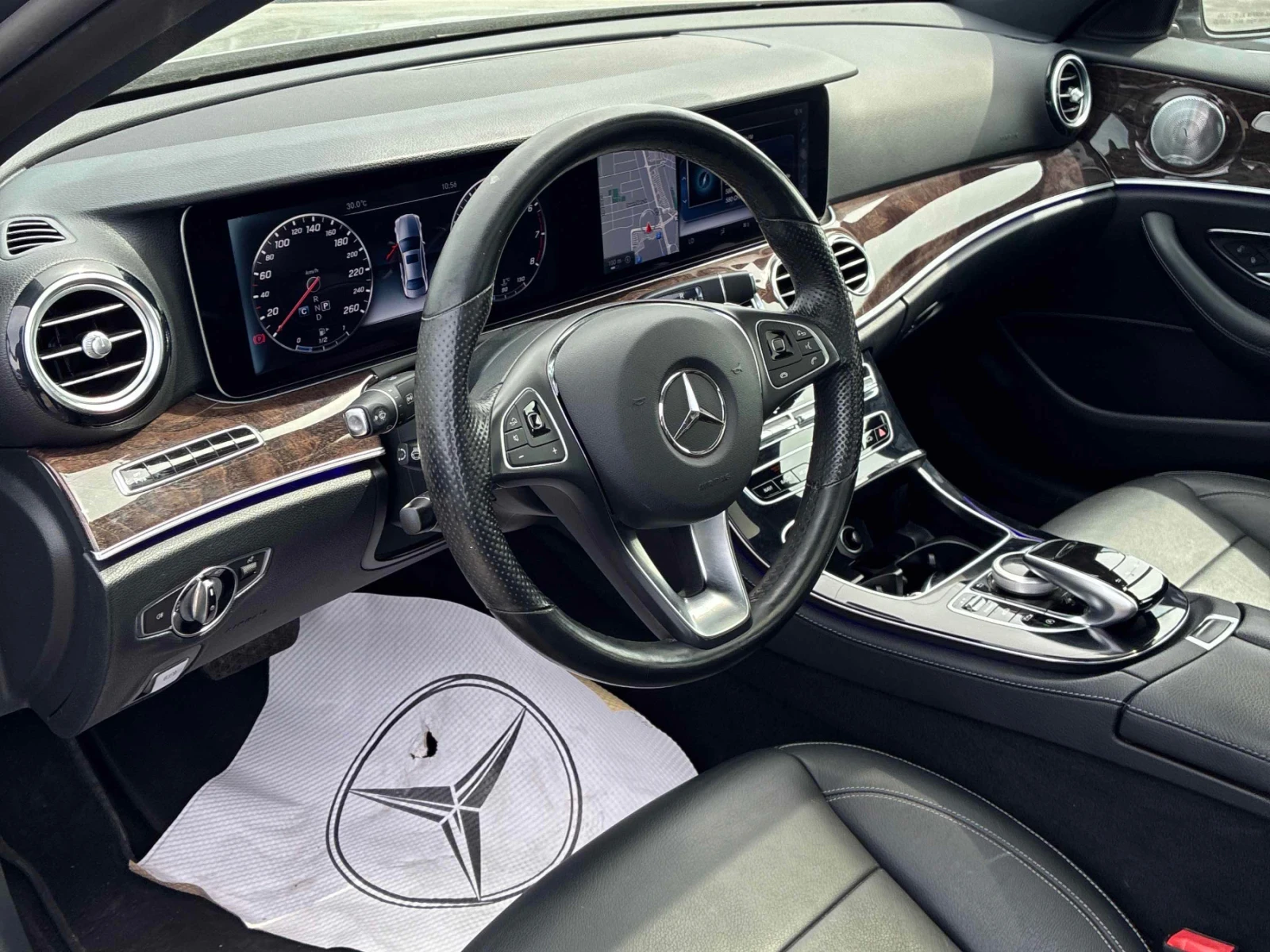 Mercedes-Benz E 400 4MATIC * ПОДГРЕВ * ПАНОРАМА * BURMESTER * CARFAX, снимка 6 - Автомобили и джипове - 54901709