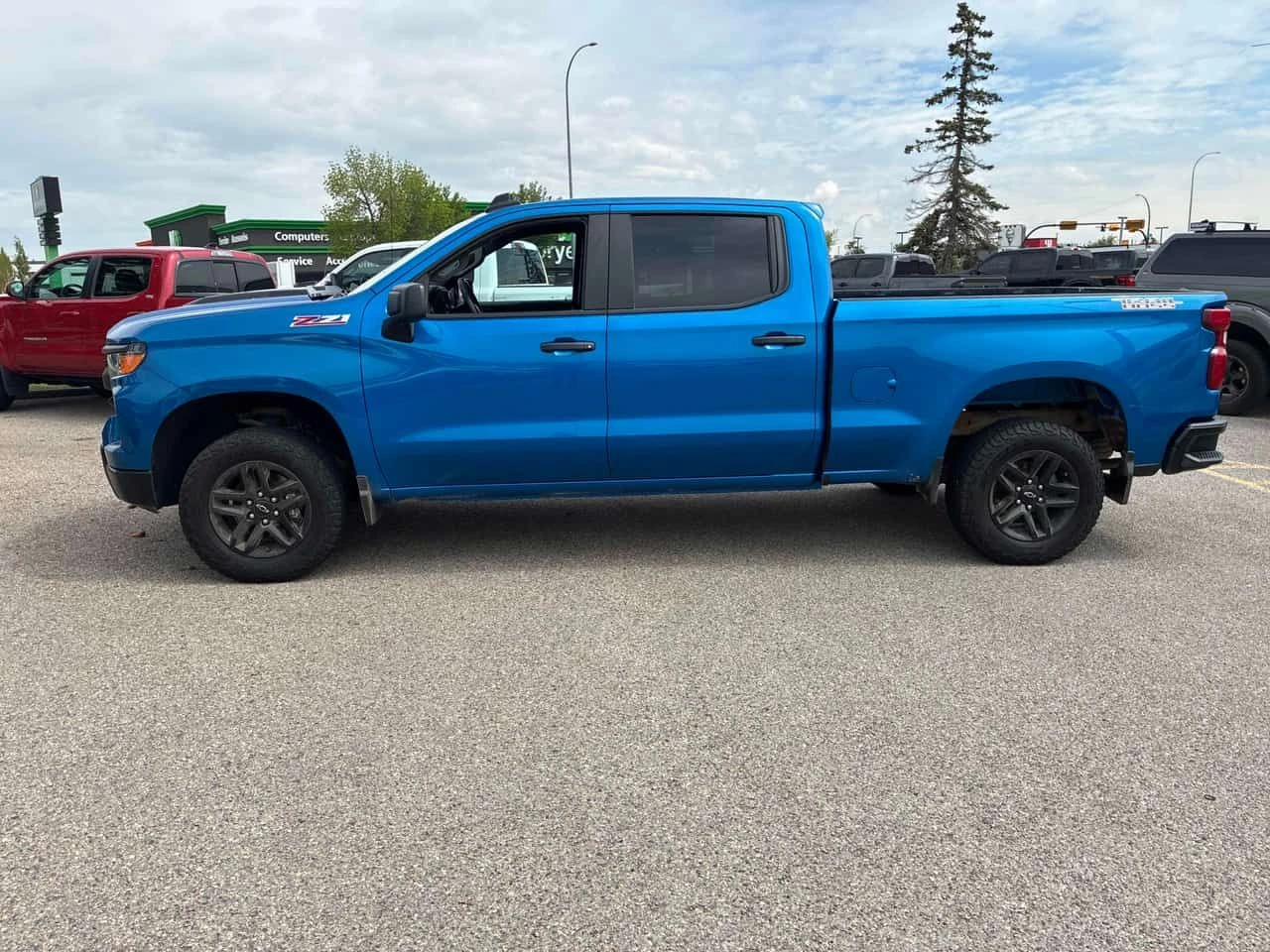 Chevrolet Silverado * Custom Trail Boss * АВТОКРЕДИТ БЕЗ ПЪРВОНАЧАЛНА*, снимка 2 - Автомобили и джипове - 55165408