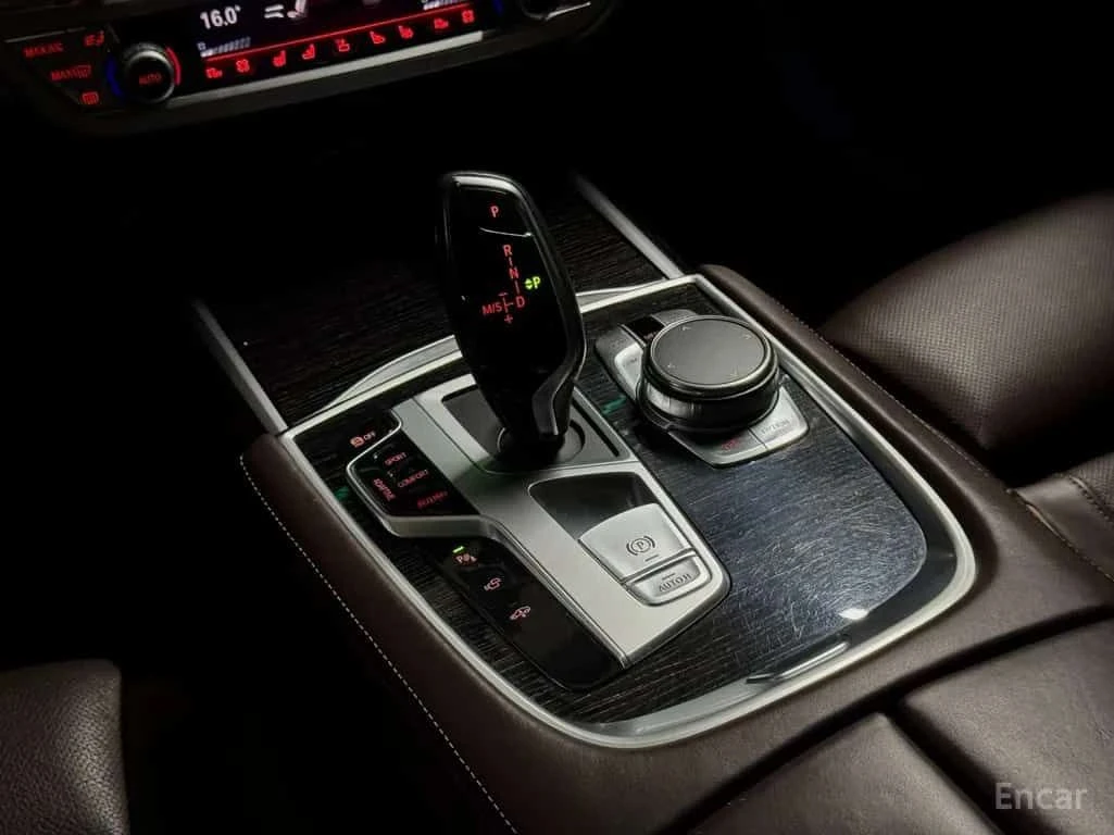 BMW 740 * L xDrive * M SPORT * АВТОКРЕДИТ, снимка 9 - Автомобили и джипове - 55580360