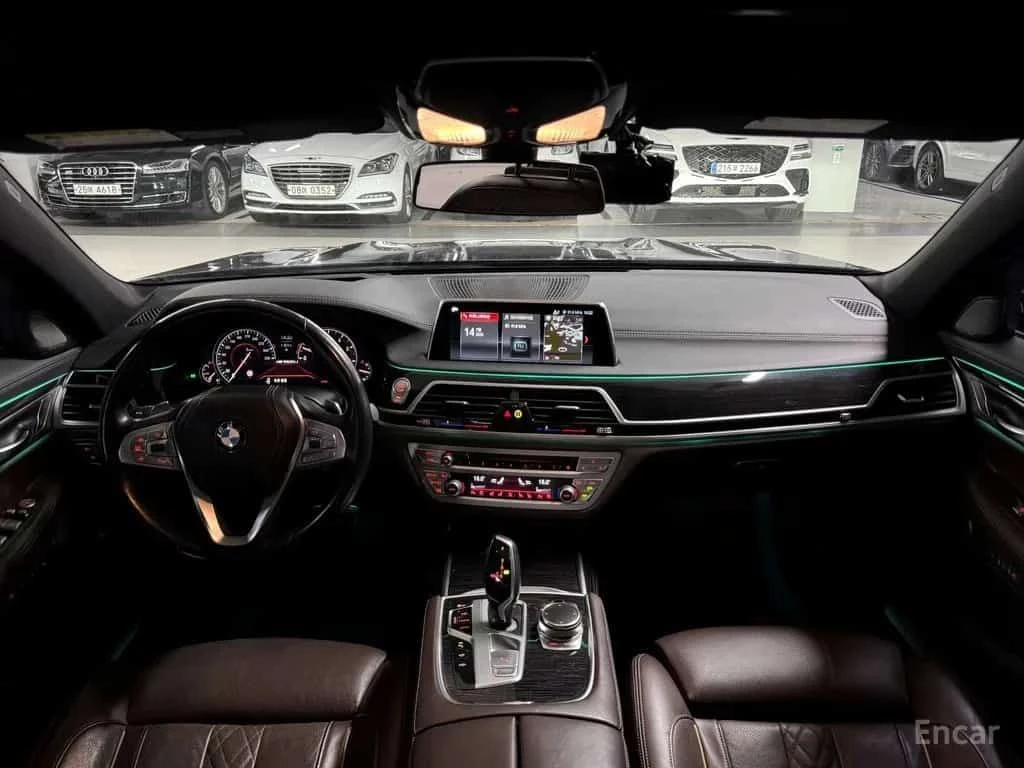 BMW 740 * L xDrive * M SPORT * АВТОКРЕДИТ, снимка 7 - Автомобили и джипове - 55580360