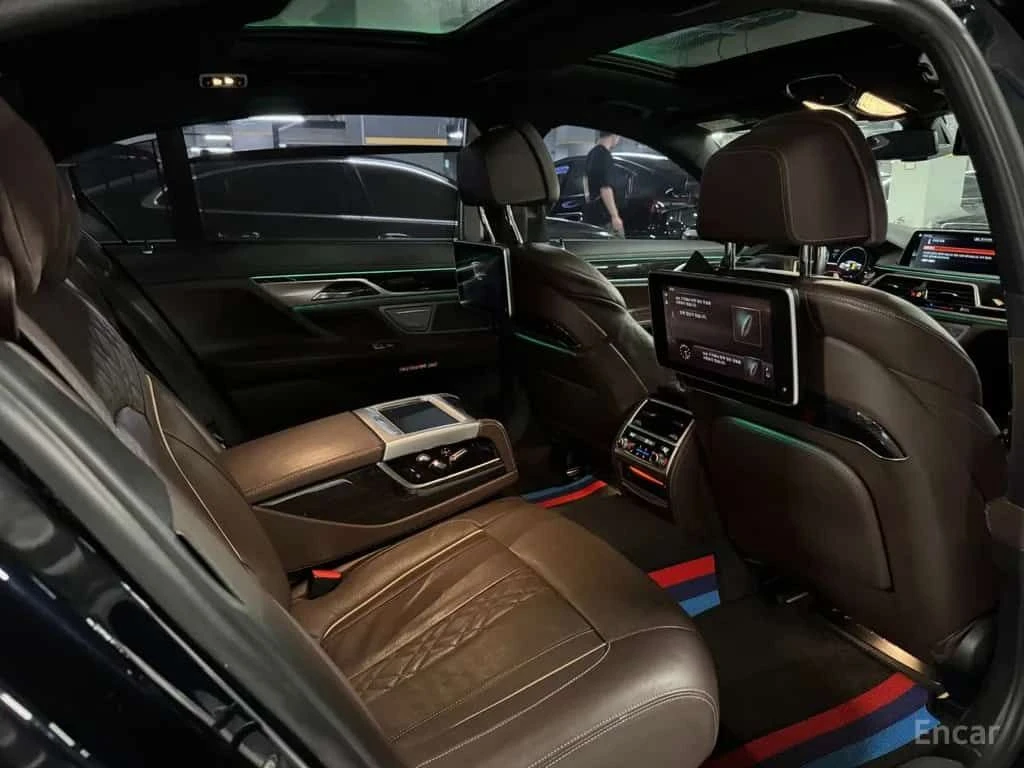 BMW 740 * L xDrive * M SPORT * АВТОКРЕДИТ, снимка 13 - Автомобили и джипове - 55580360