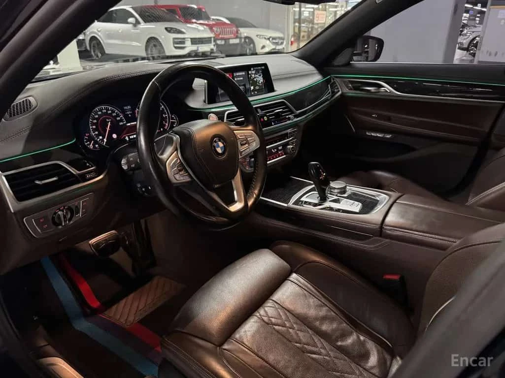 BMW 740 * L xDrive * M SPORT * АВТОКРЕДИТ, снимка 10 - Автомобили и джипове - 55580360