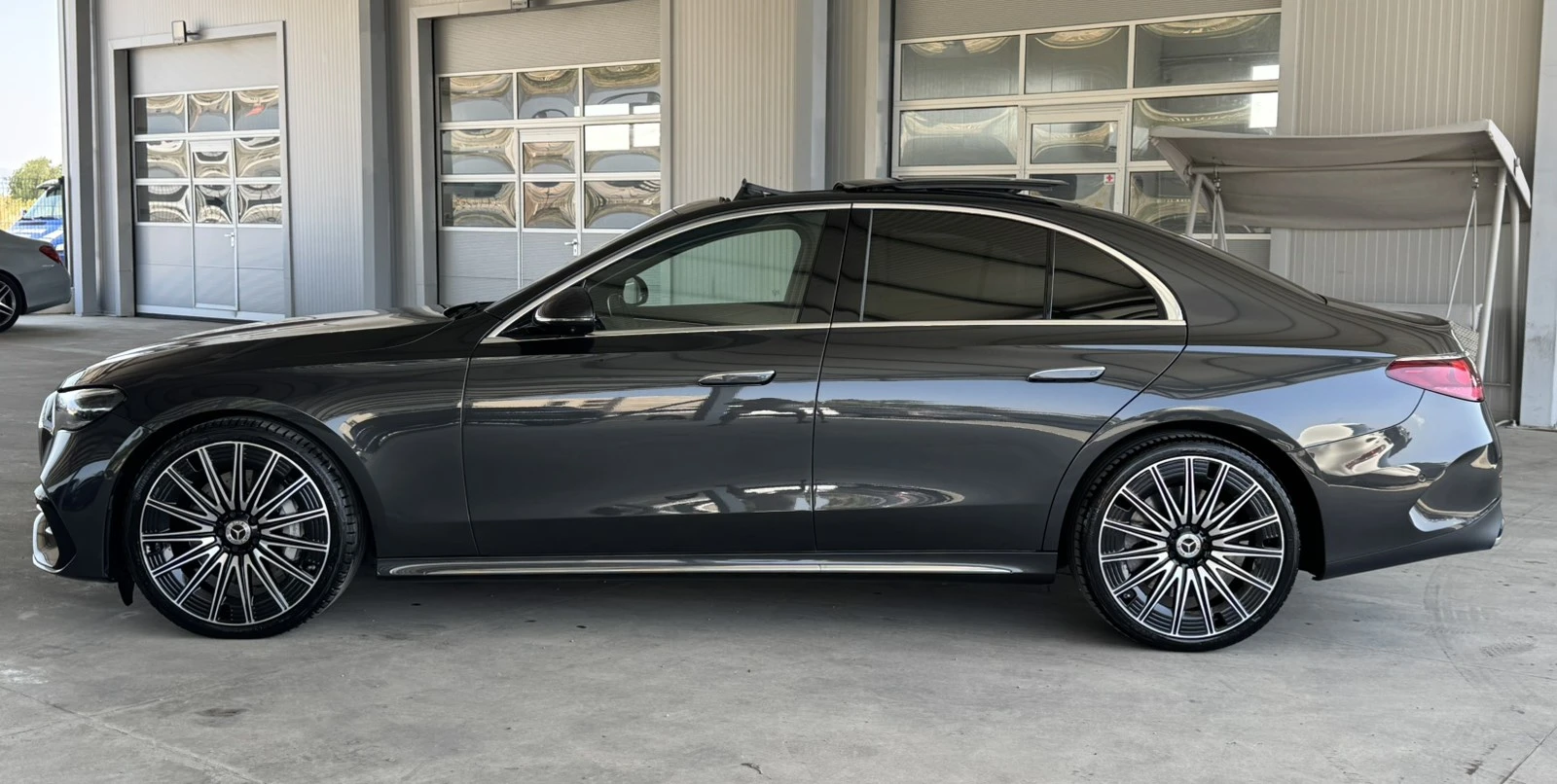 Mercedes-Benz E 450 d* 367ps* 4M* AMG Line* Head Up* Distr* Pano* Burm, снимка 2 - Автомобили и джипове - 55592666