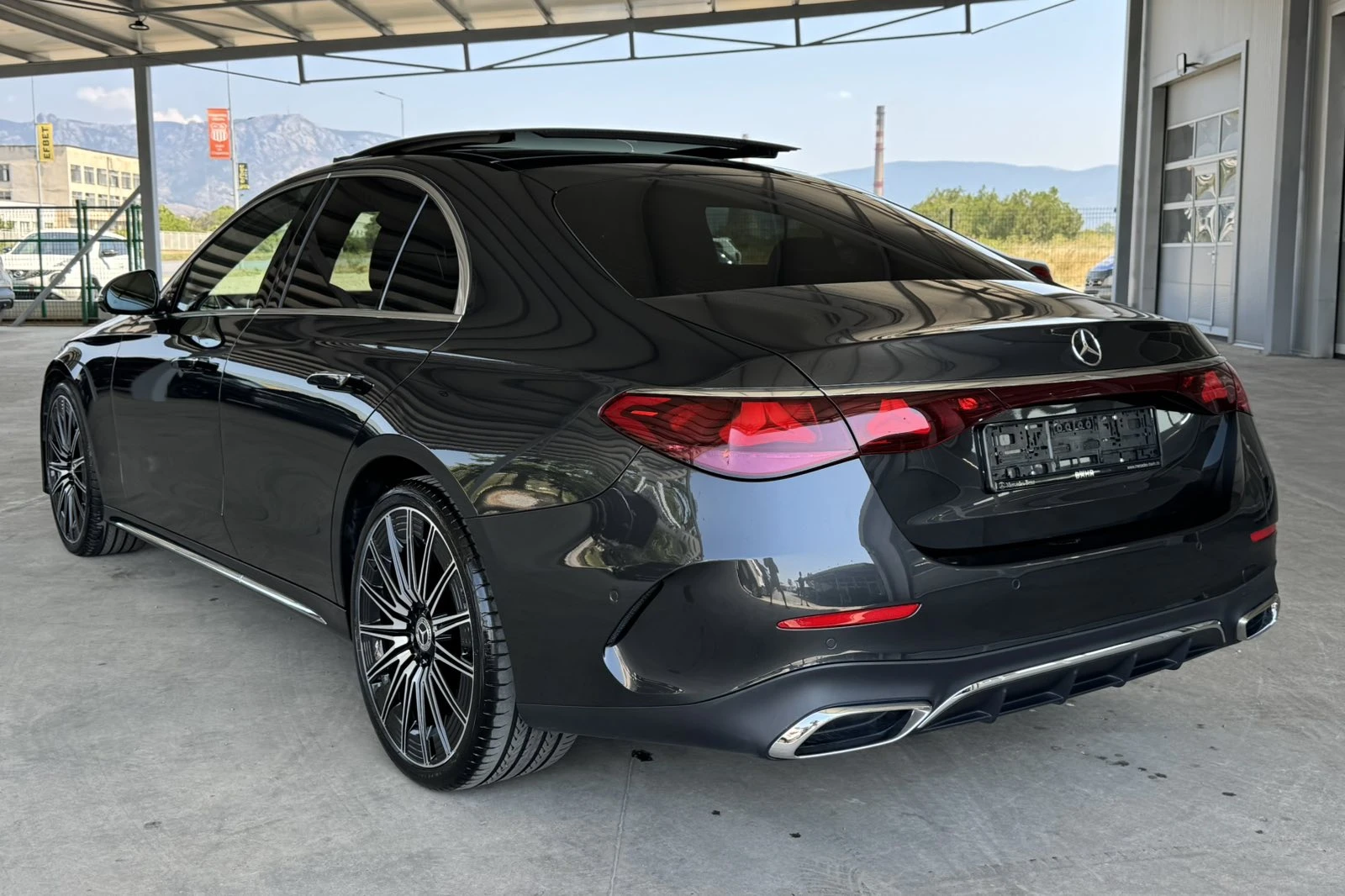 Mercedes-Benz E 450 d* 367ps* 4M* AMG Line* Head Up* Distr* Pano* Burm, снимка 3 - Автомобили и джипове - 55592666