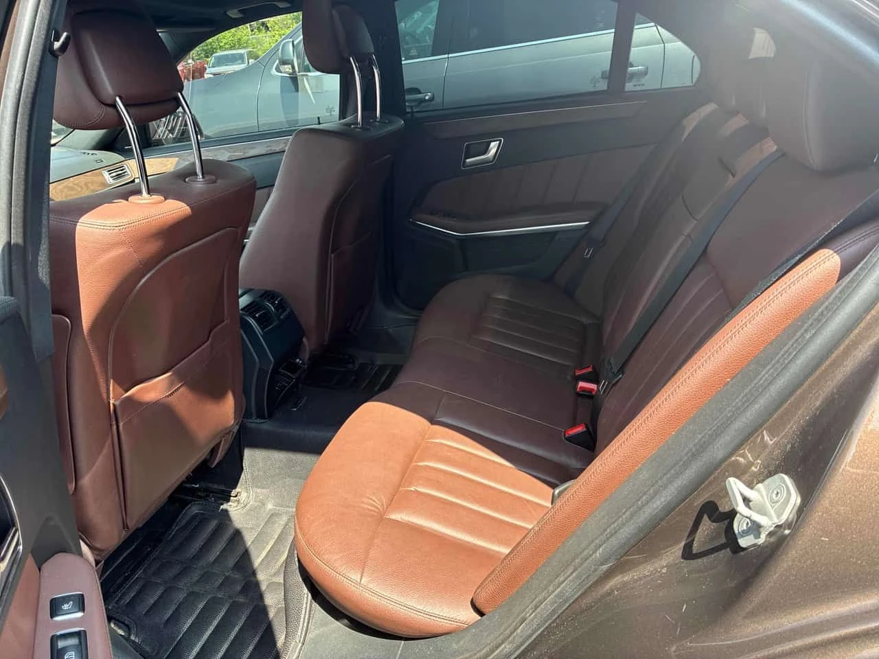 Mercedes-Benz E 400 * CARFAX * ЦЕНА ДО БГ, снимка 14 - Автомобили и джипове - 55626561