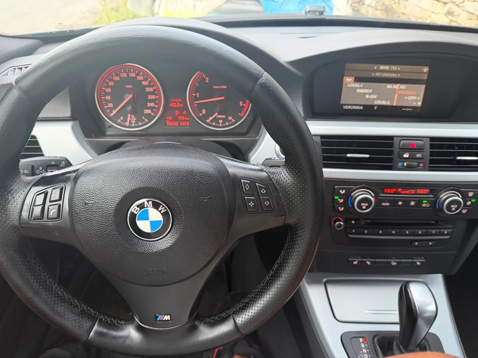 BMW 330 330XD/M-PACK, снимка 10 - Автомобили и джипове - 55931344