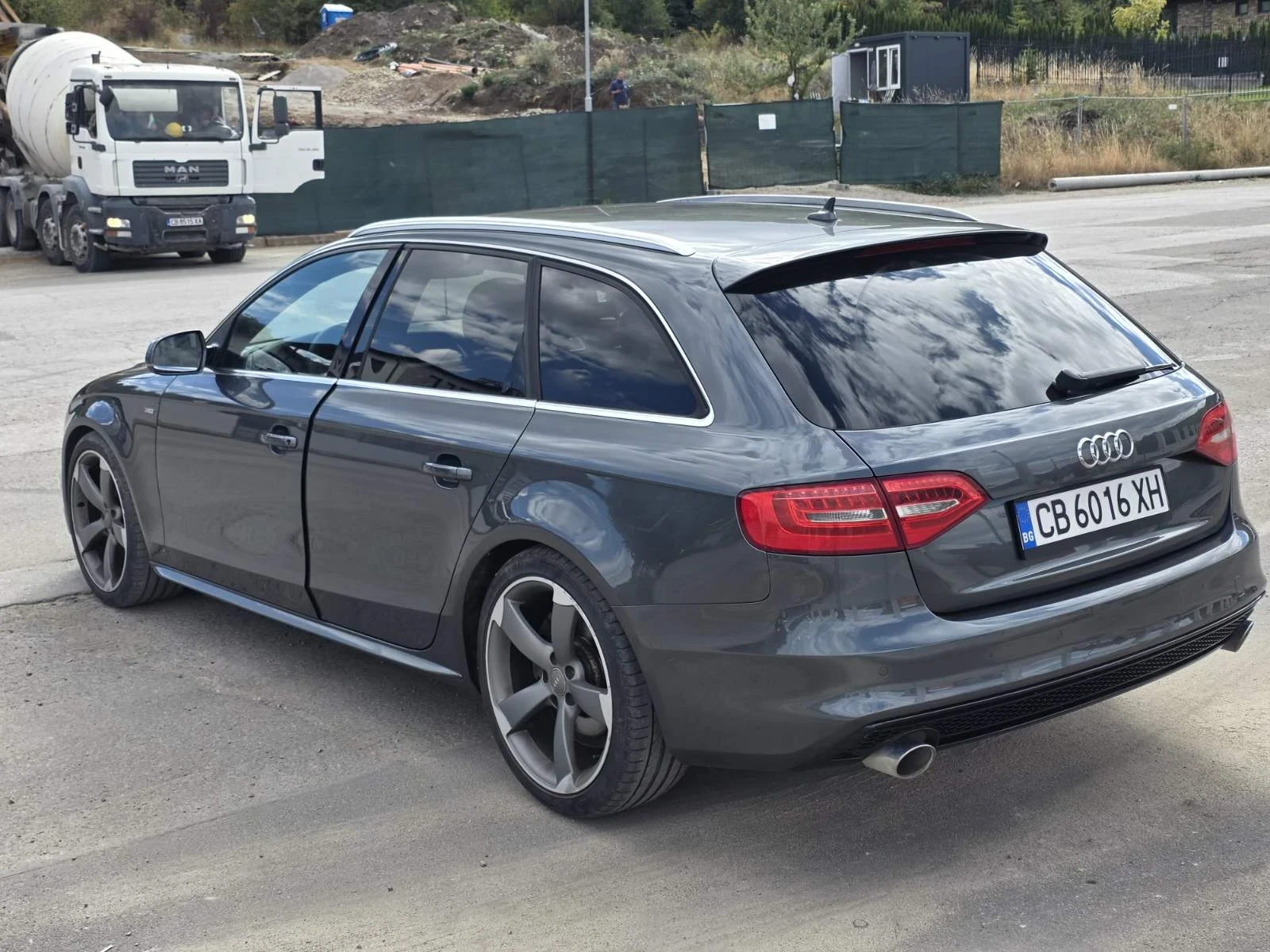 Audi A4 Avant 3.0 TDI multitronic S line xenon B&O Navi, снимка 4 - Автомобили и джипове - 56214586