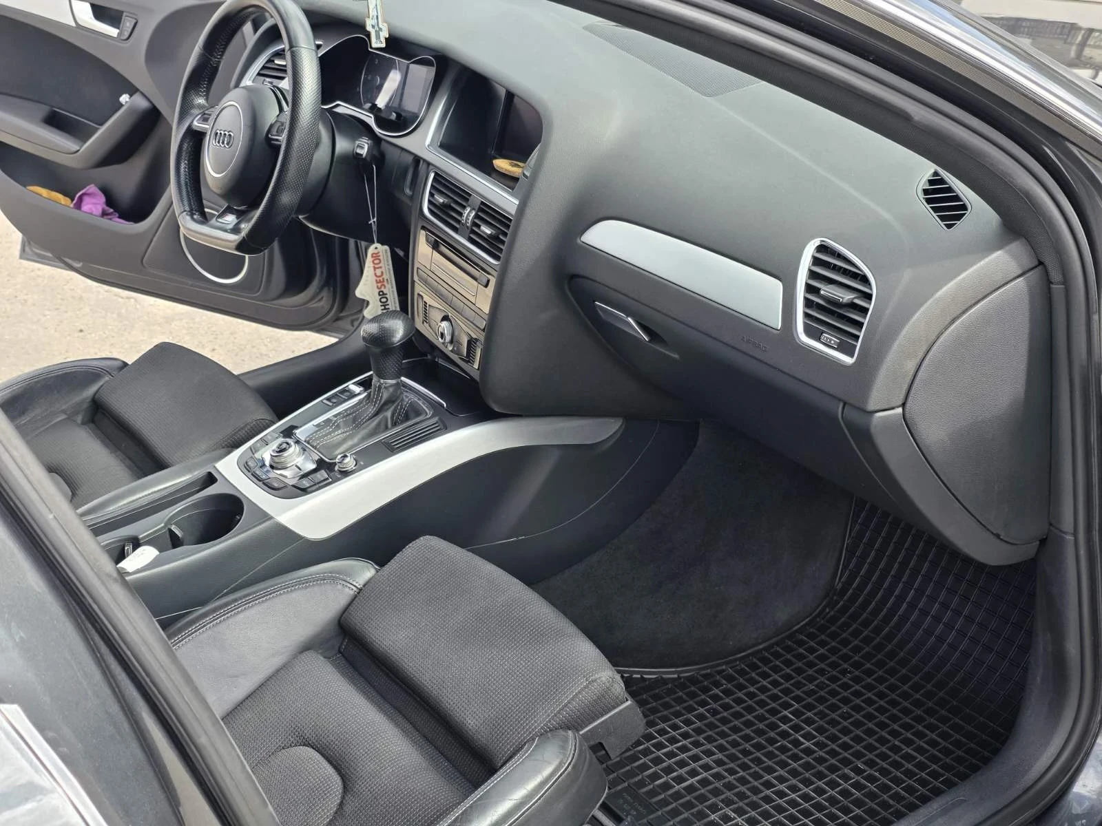 Audi A4 Avant 3.0 TDI multitronic S line xenon B&O Navi, снимка 10 - Автомобили и джипове - 56214586